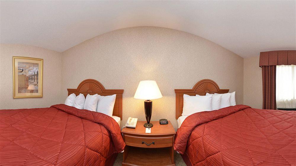 Quality Inn & Suites Woodstock Near Lake Geneva Exteriör bild