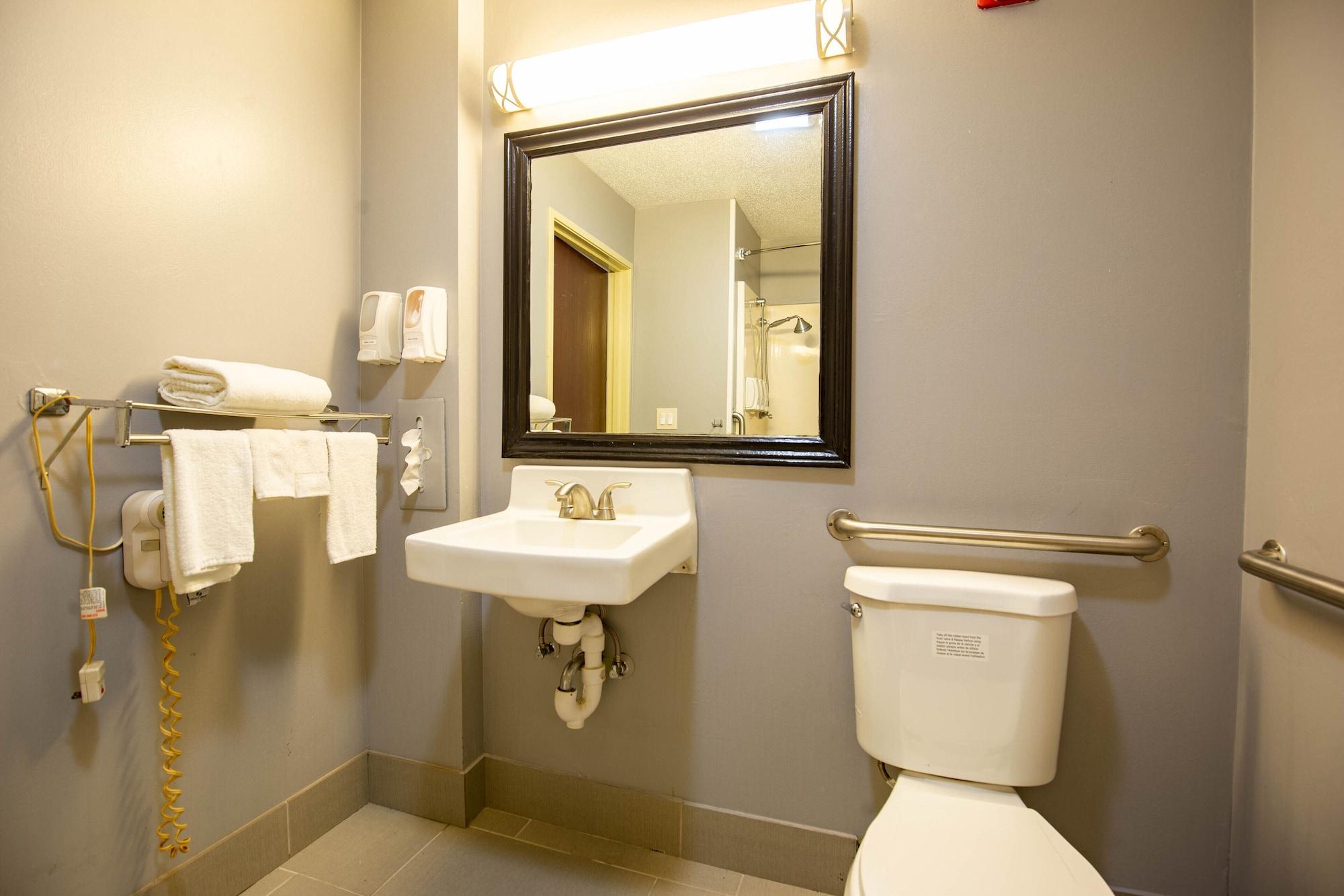 Quality Inn & Suites Woodstock Near Lake Geneva Exteriör bild