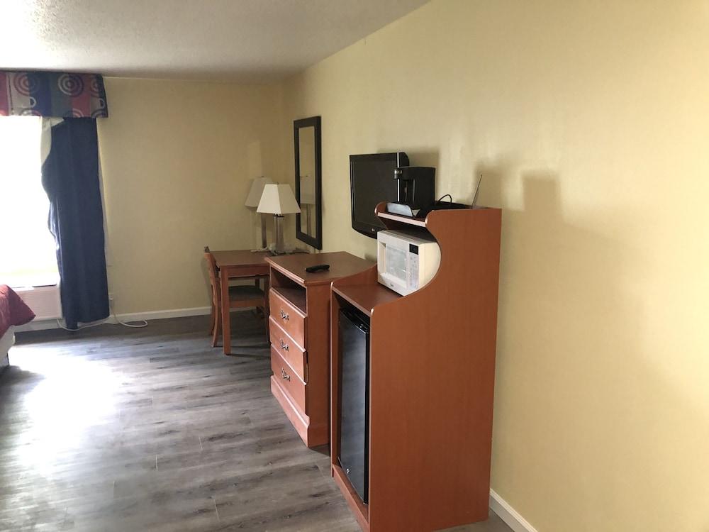 Quality Inn & Suites Woodstock Near Lake Geneva Exteriör bild