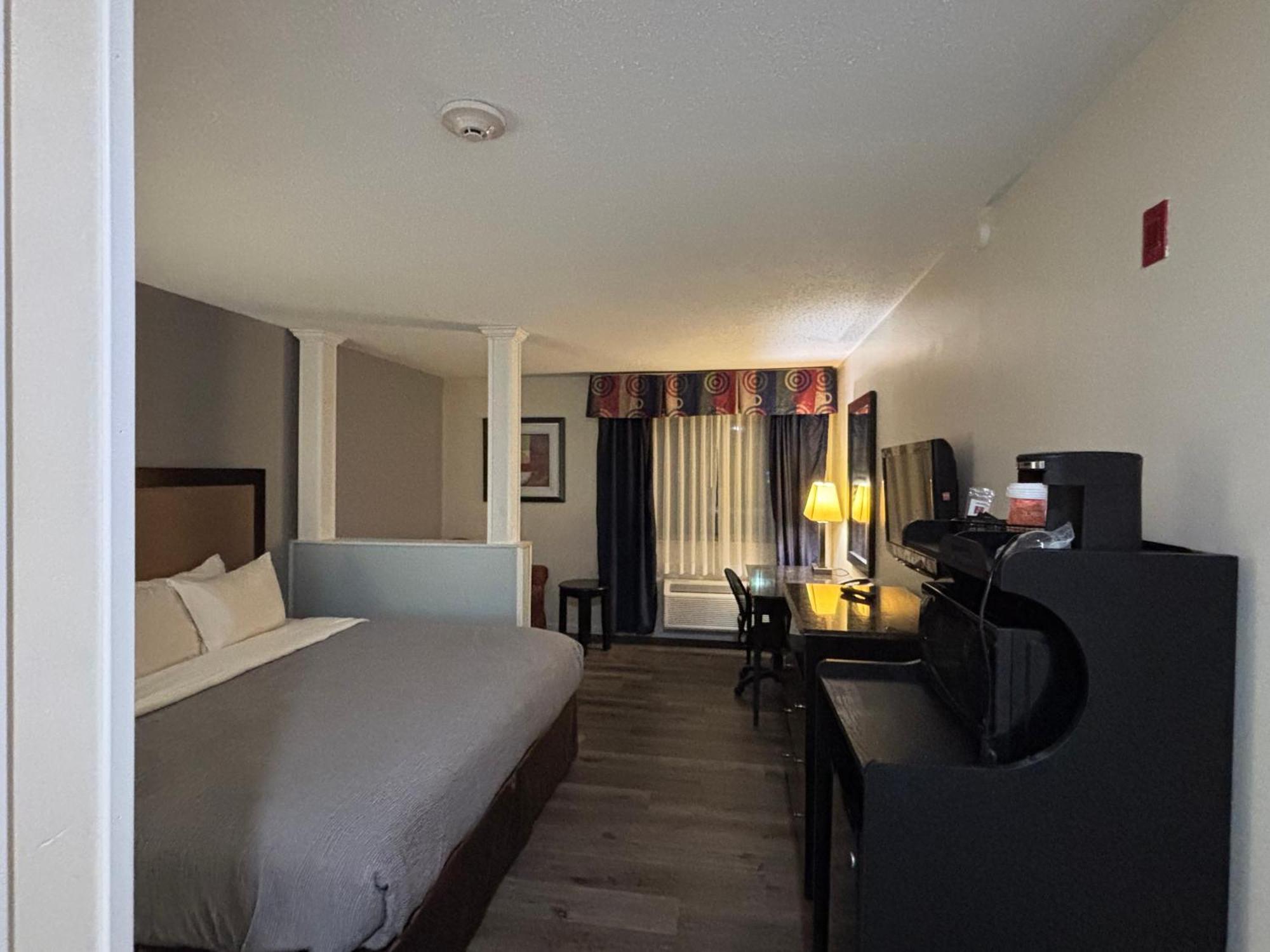 Quality Inn & Suites Woodstock Near Lake Geneva Exteriör bild