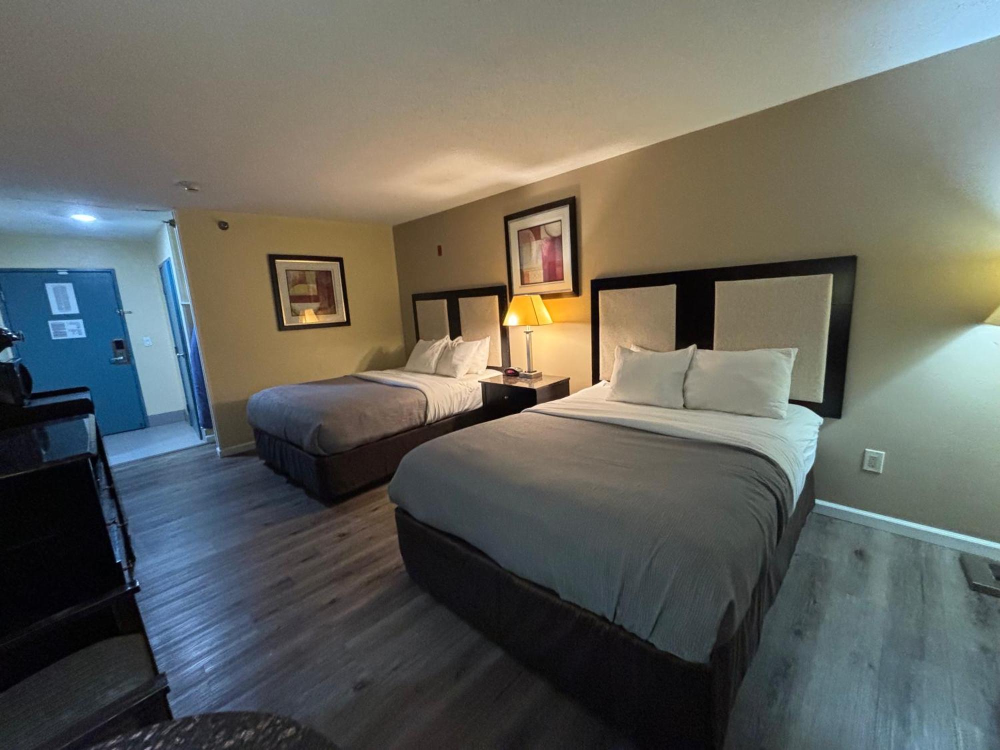 Quality Inn & Suites Woodstock Near Lake Geneva Exteriör bild