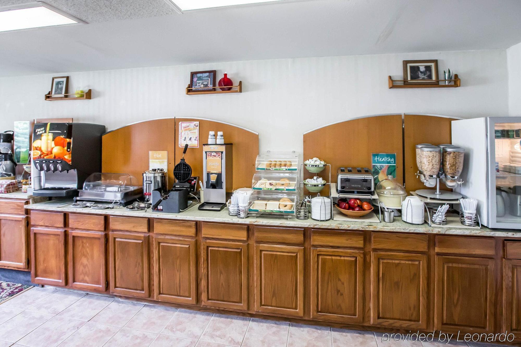Quality Inn & Suites Woodstock Near Lake Geneva Exteriör bild