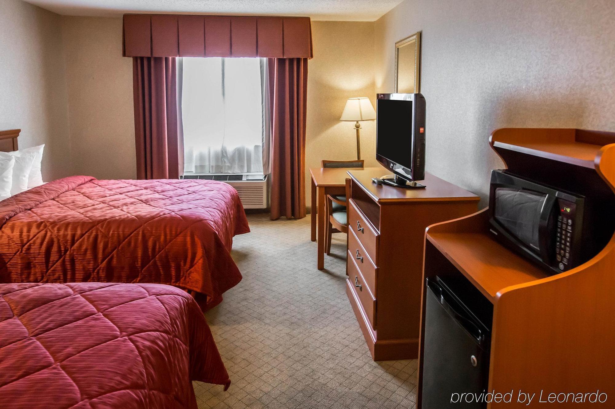 Quality Inn & Suites Woodstock Near Lake Geneva Exteriör bild