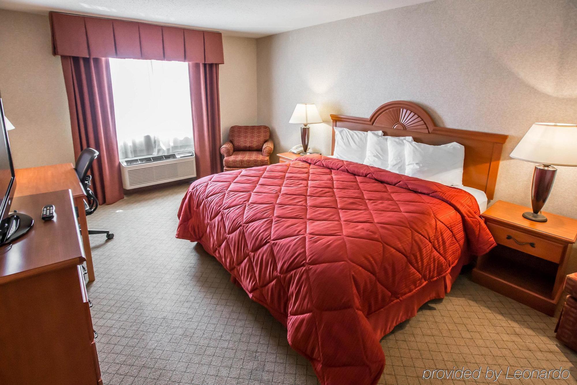 Quality Inn & Suites Woodstock Near Lake Geneva Exteriör bild