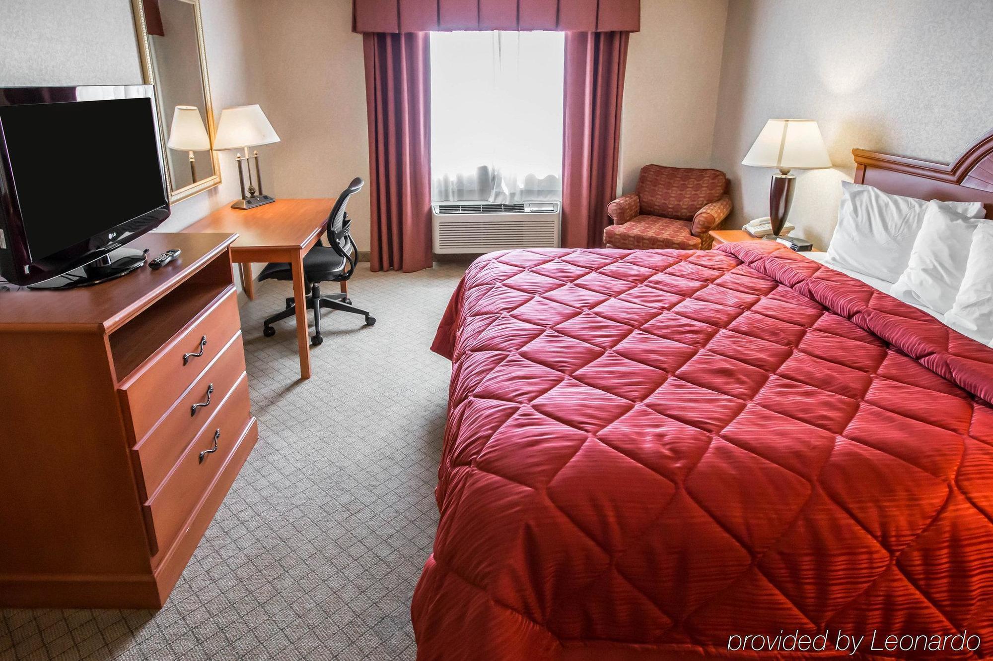 Quality Inn & Suites Woodstock Near Lake Geneva Exteriör bild