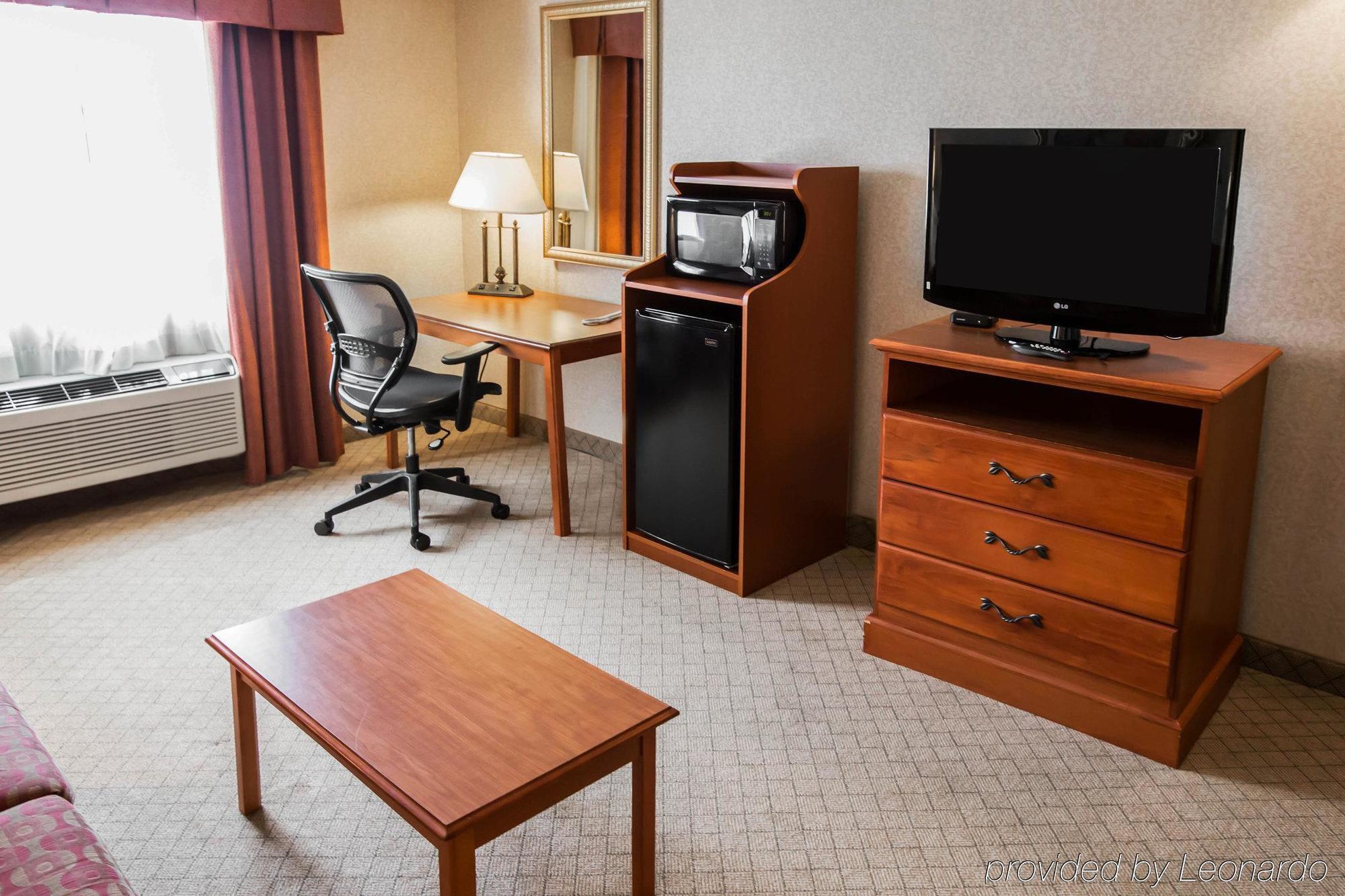 Quality Inn & Suites Woodstock Near Lake Geneva Exteriör bild