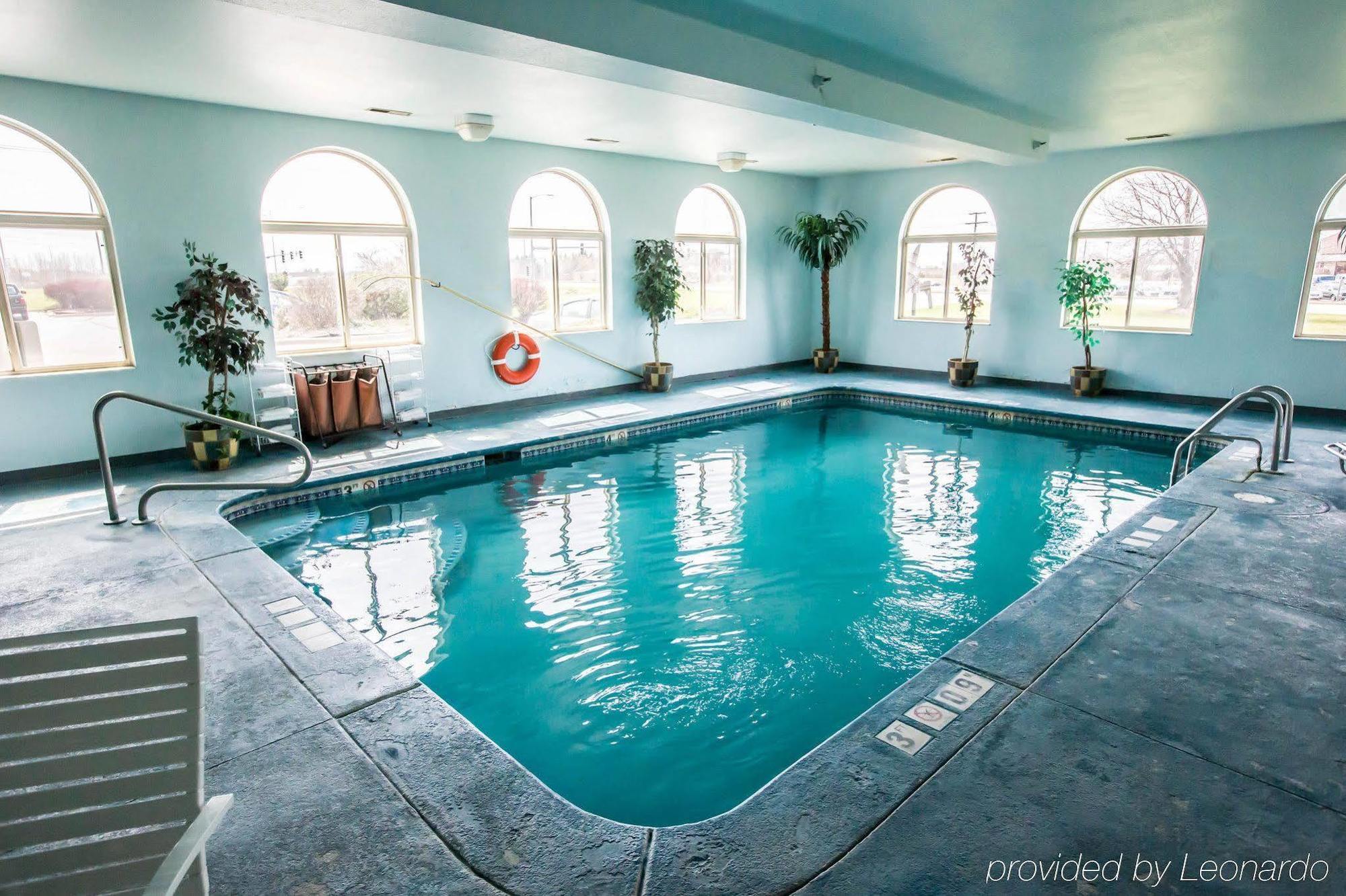 Quality Inn & Suites Woodstock Near Lake Geneva Exteriör bild